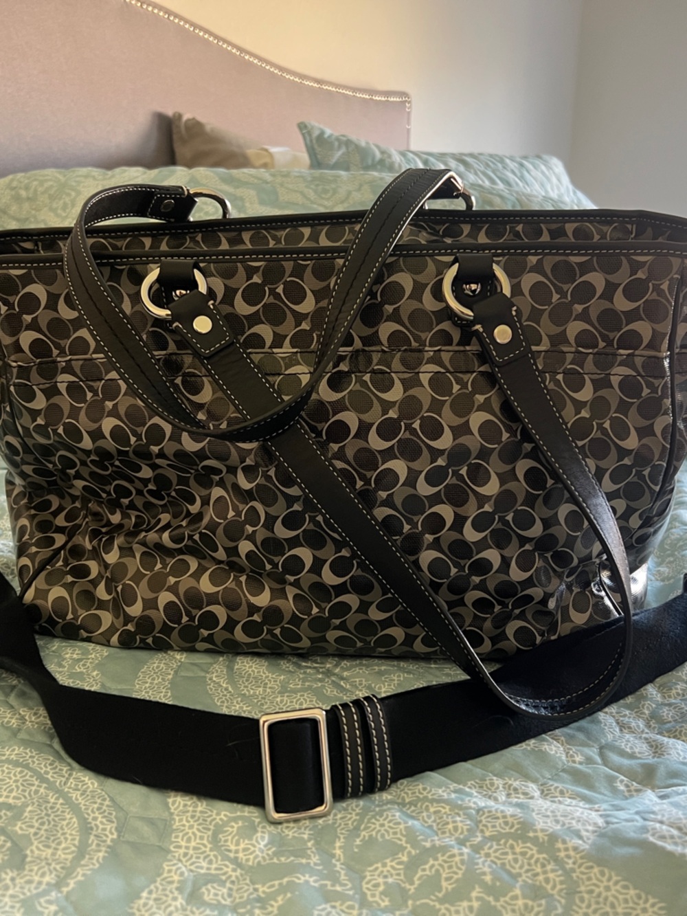 Coach Signature Baby Bag in grey and Black